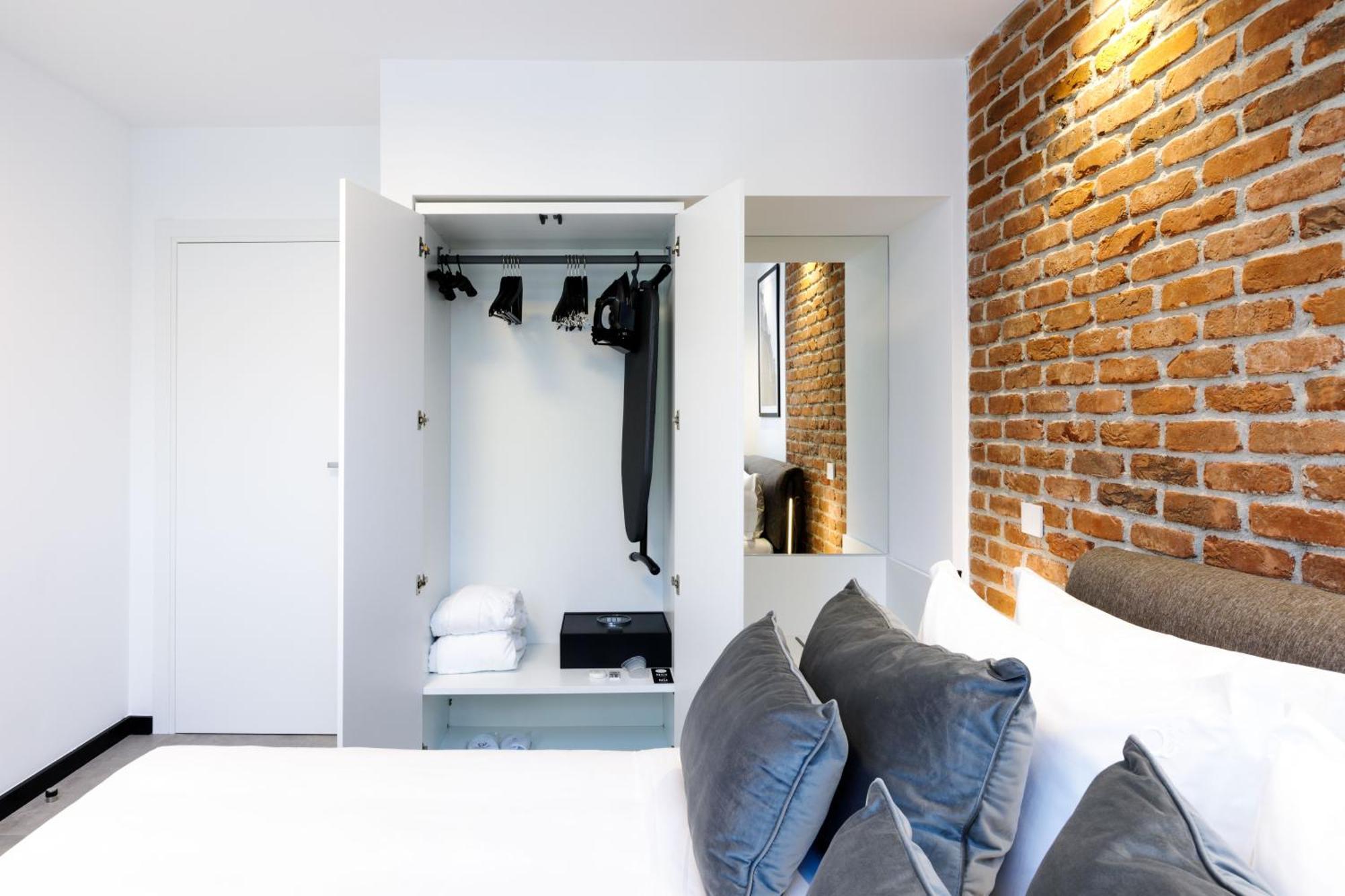 Old Town Snail Design Apartments Bucharest Exterior photo